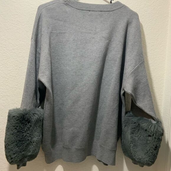 Saks fifth avenue faux fur cuff sweater NWOT - Picture 7 of 13